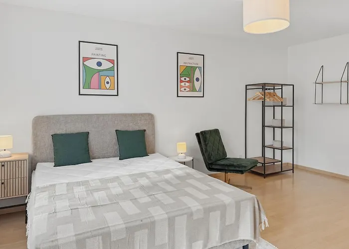 Terrific In The Centre - Art 2