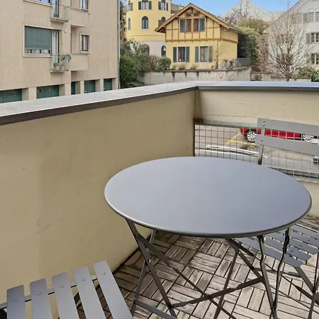 Terrific In The Centre - Art 2 *