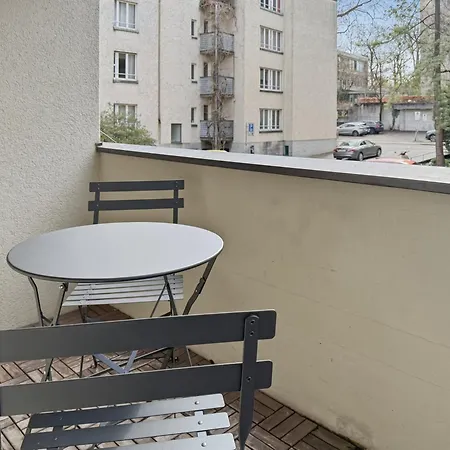 Terrific In The Centre - Art 2